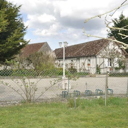 Les Rouches Bed & Breakfast Cormeray Exterior photo